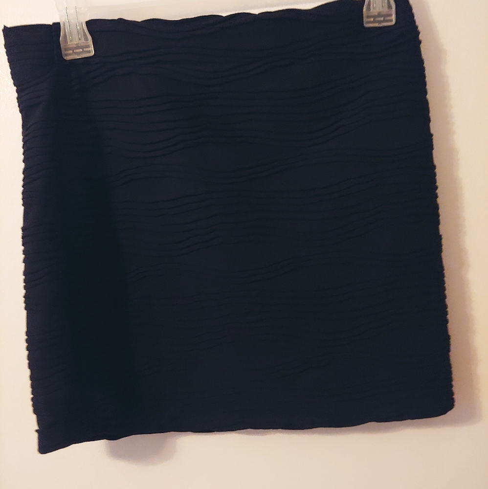 Miniskirt - Picture 2 of 2